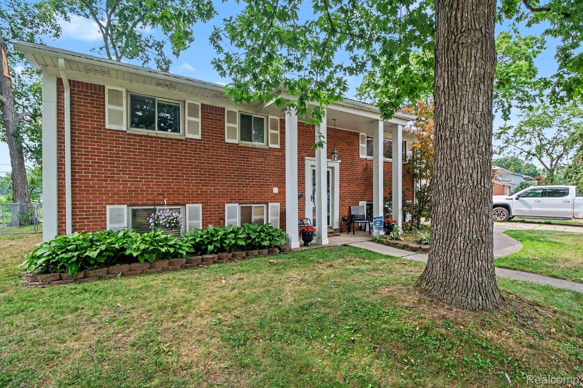 3923 Percy King Road