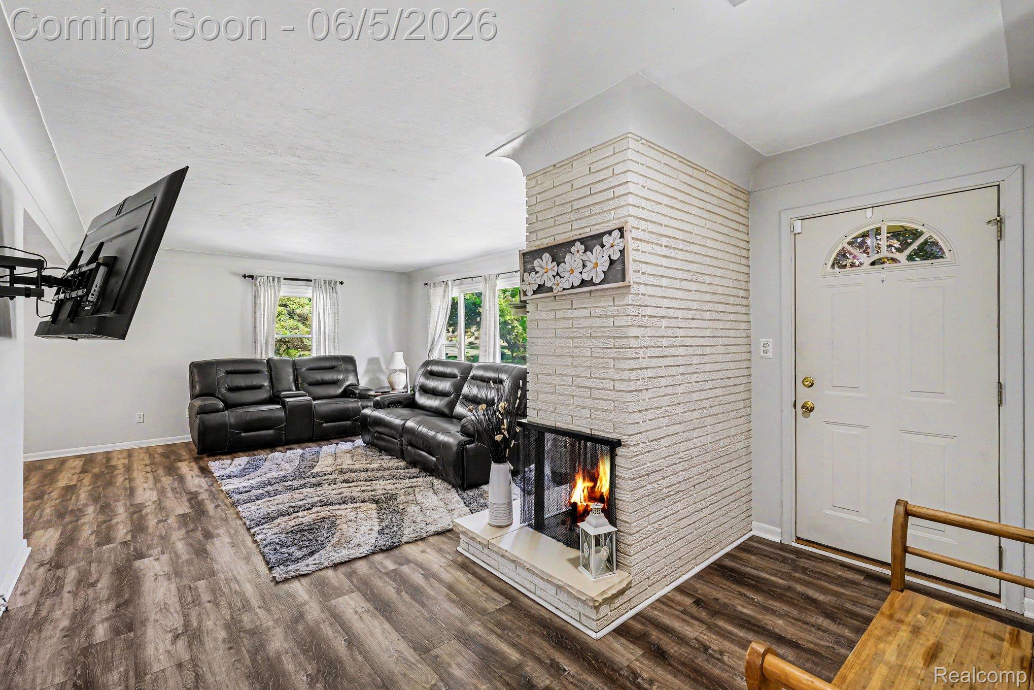 1198 W Rowland Street