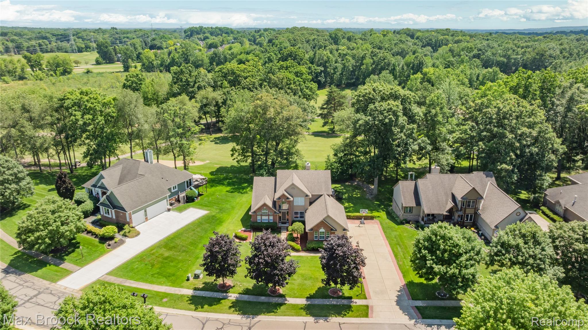 2322 Sandlewood Drive