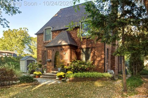 8094 Huntington Road Huntington Woods City MI 48070