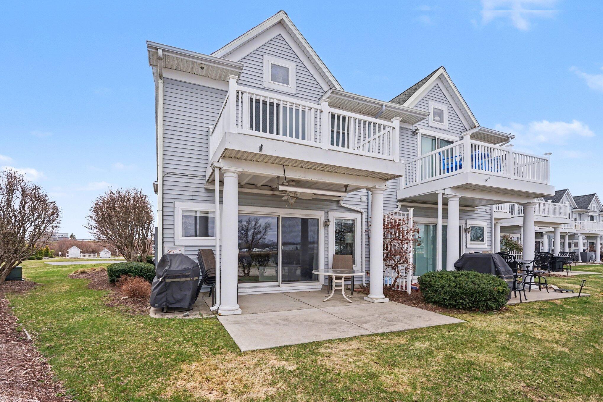 923 W Savidge Street