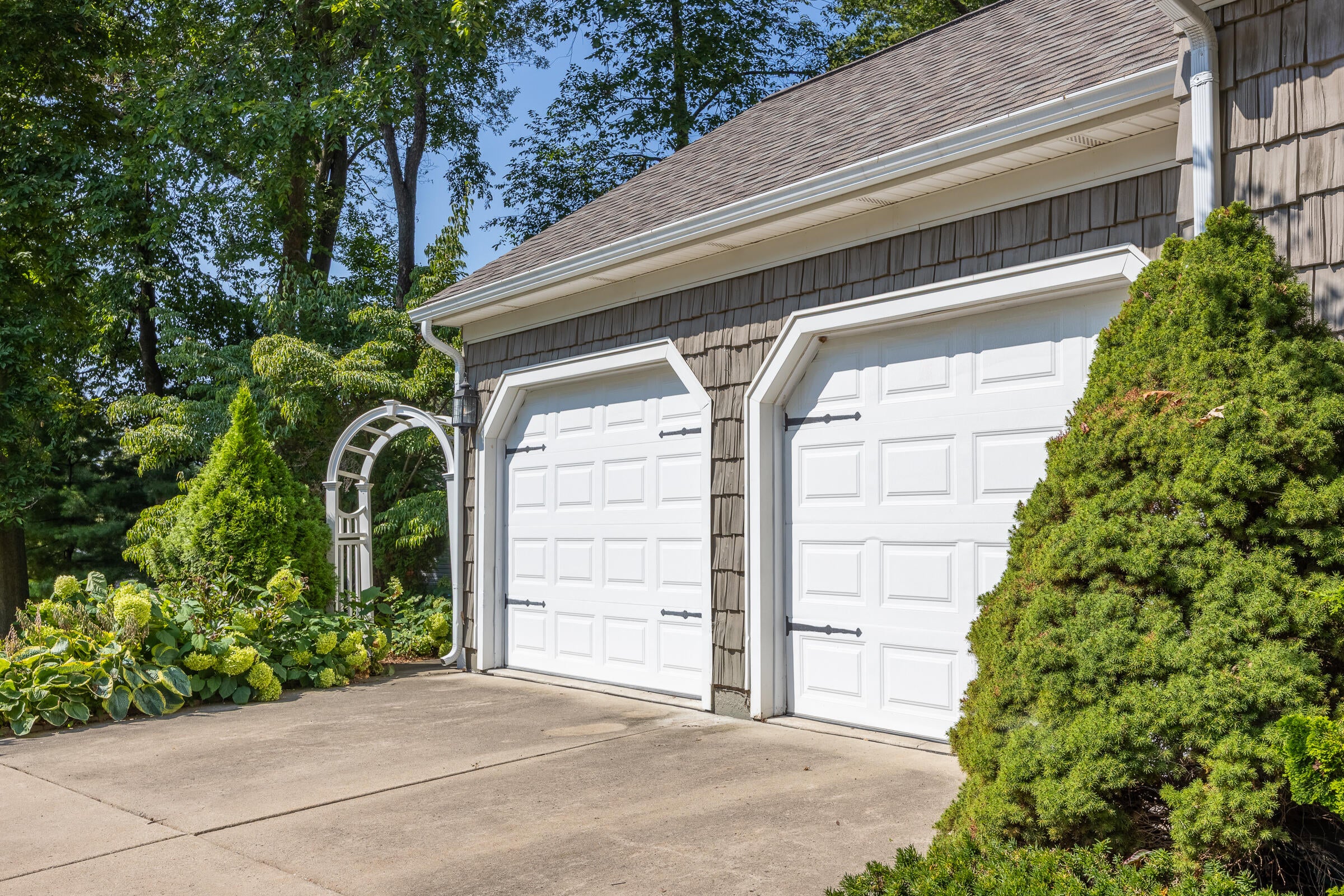 1375 S Woodland Court