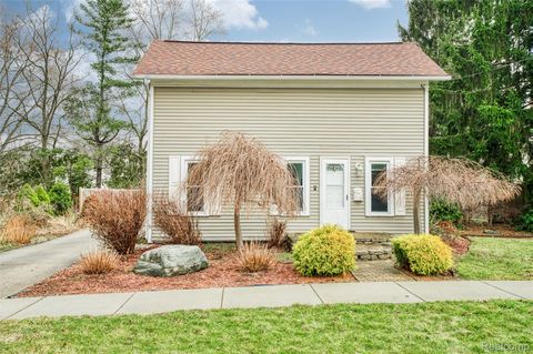 407 S Cedar Street Williamston City MI 48895