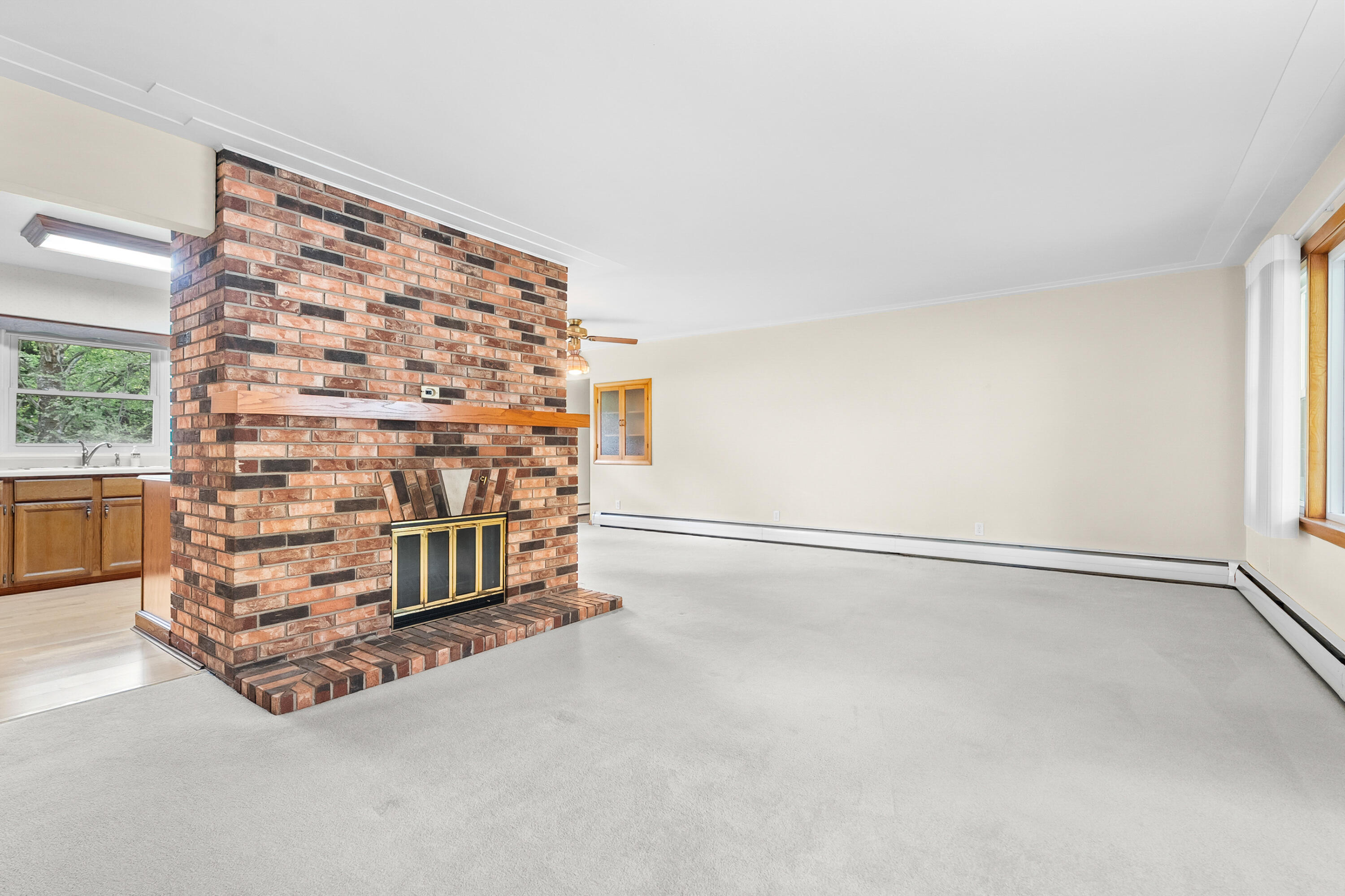 1077 Riverside Drive