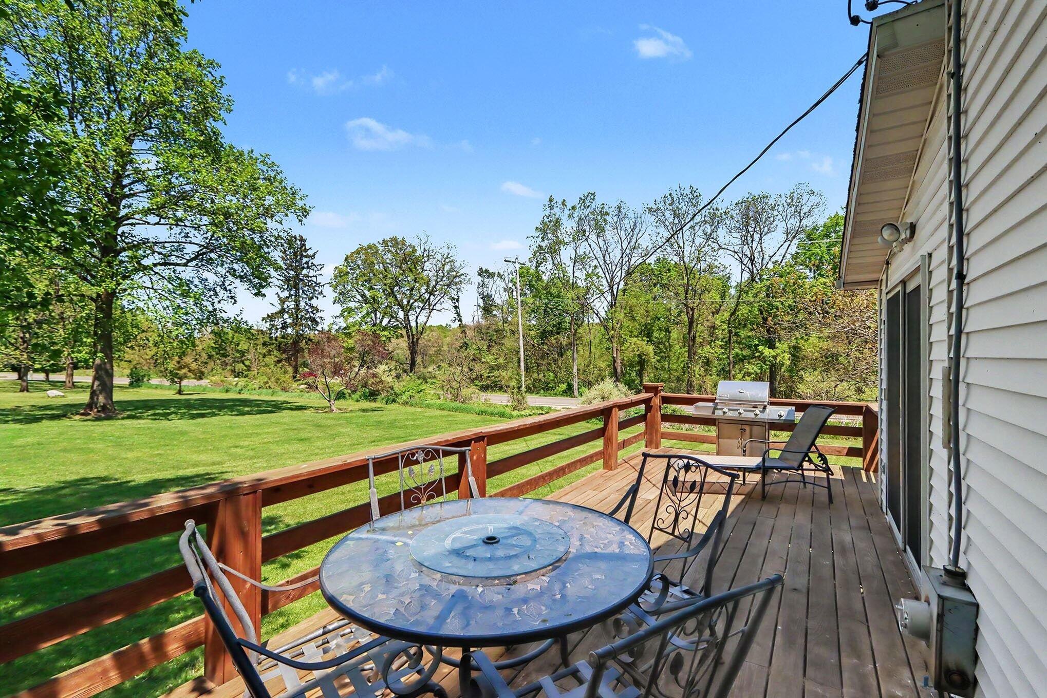 588 River Road