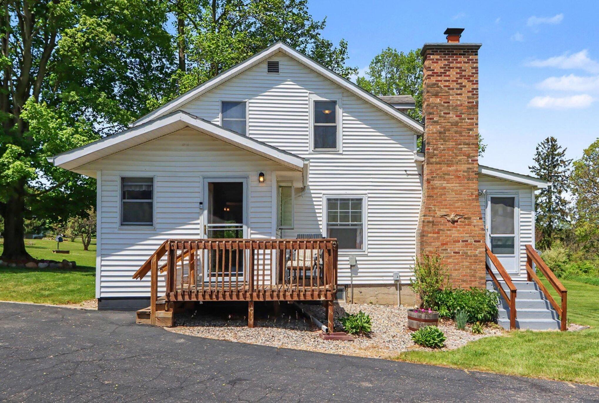 588 River Road