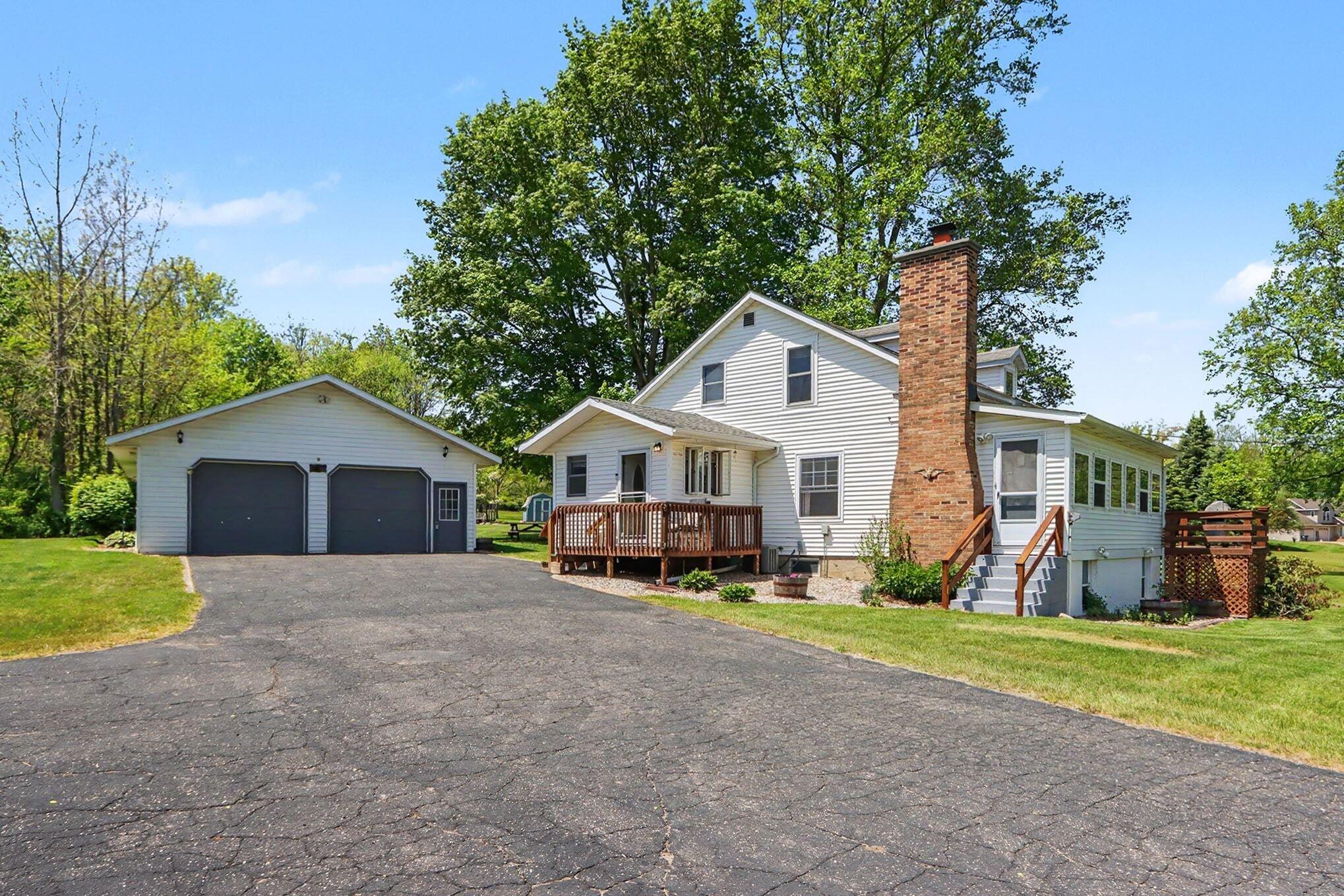 588 River Road