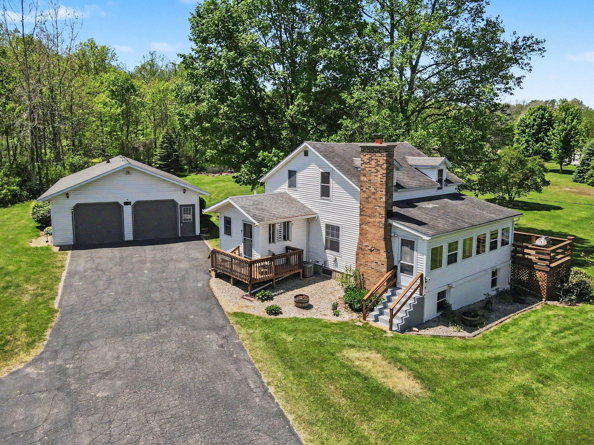 588 River Road