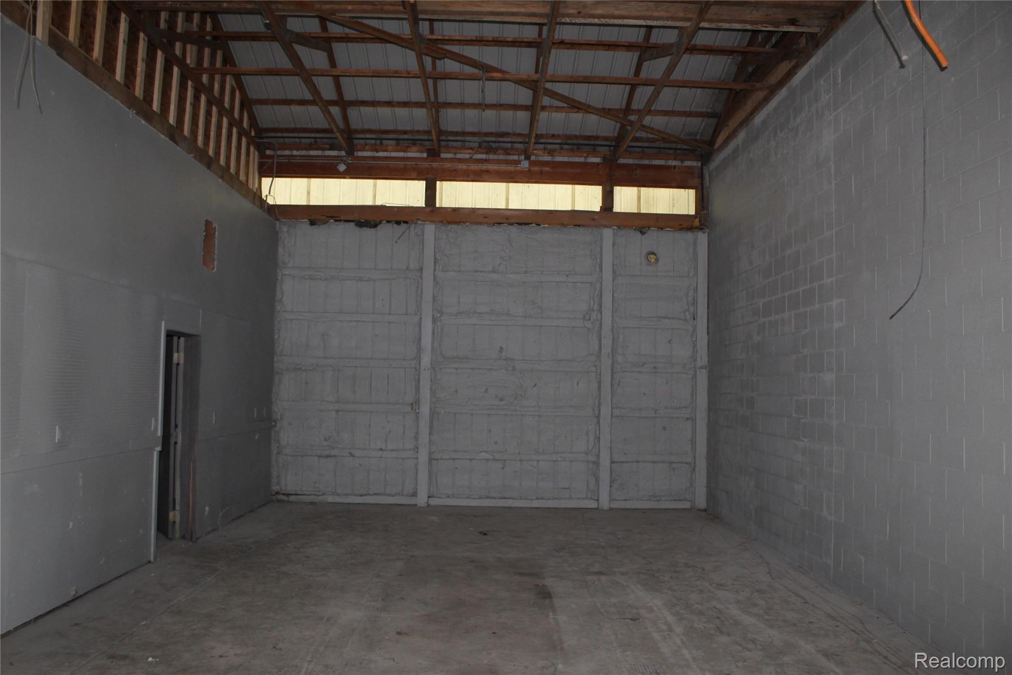 3080 N Center Road Bay 2