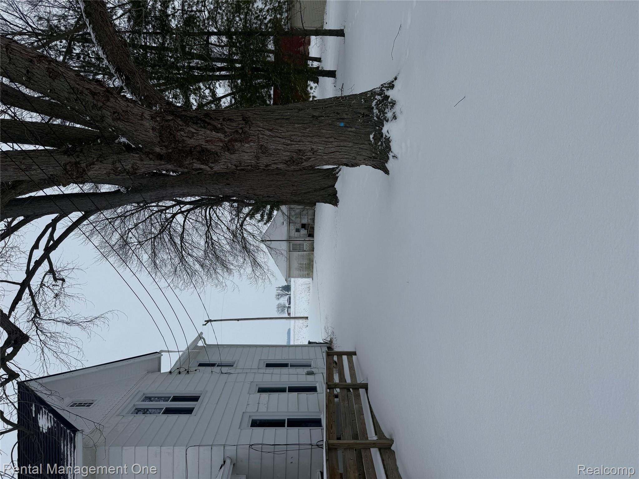 276 E Chicago Boulevard