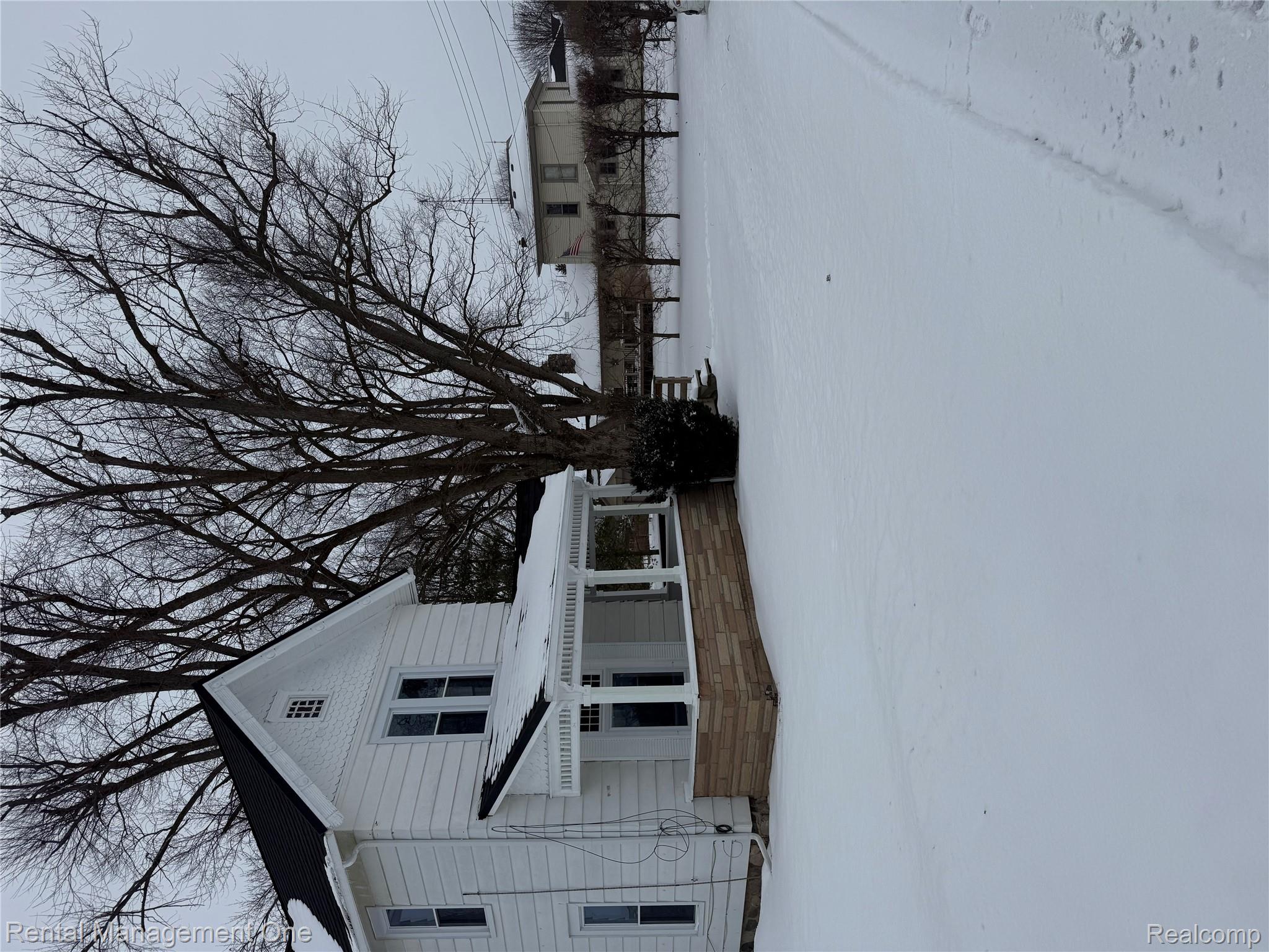 276 E Chicago Boulevard