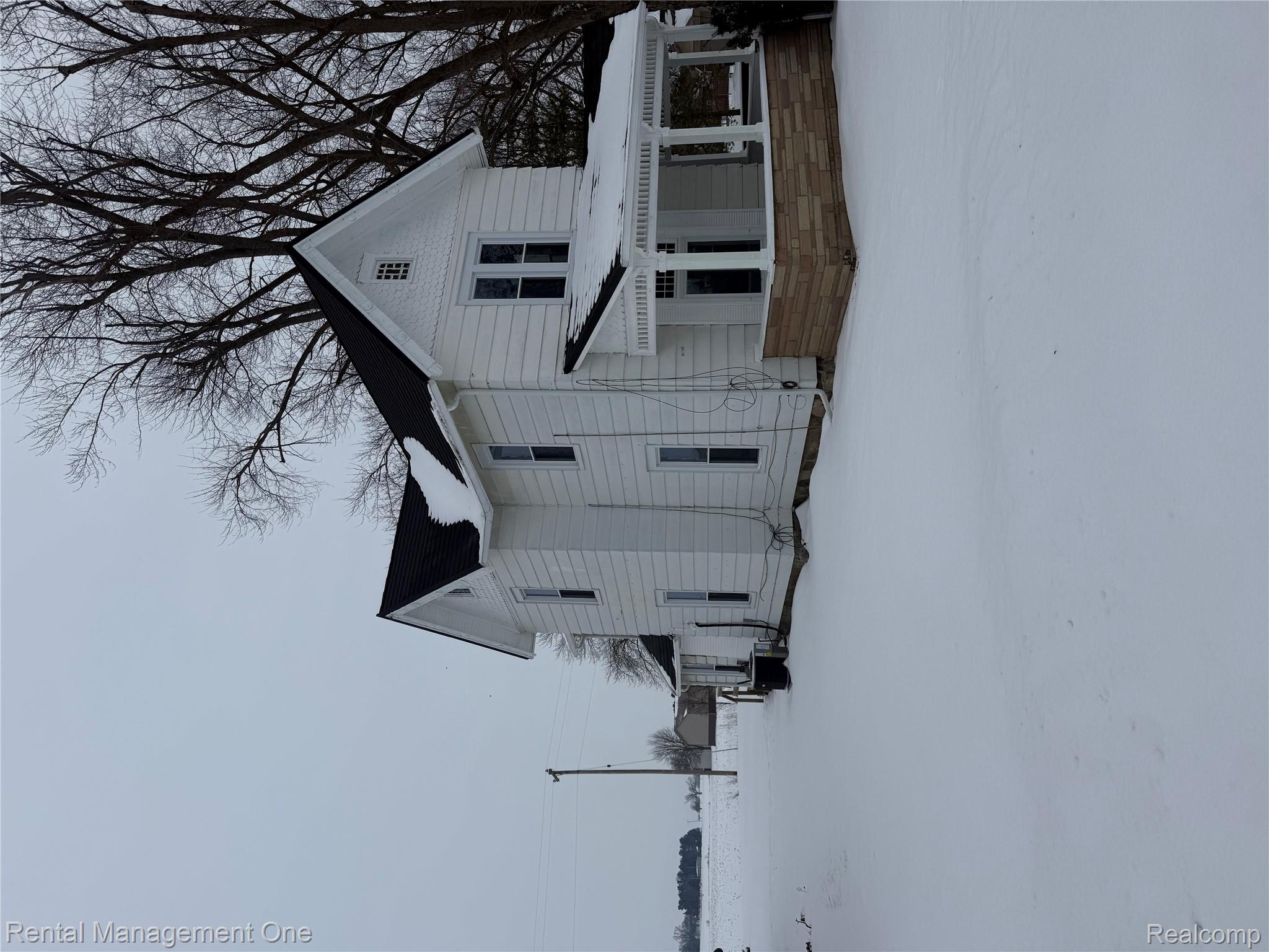 276 E Chicago Boulevard