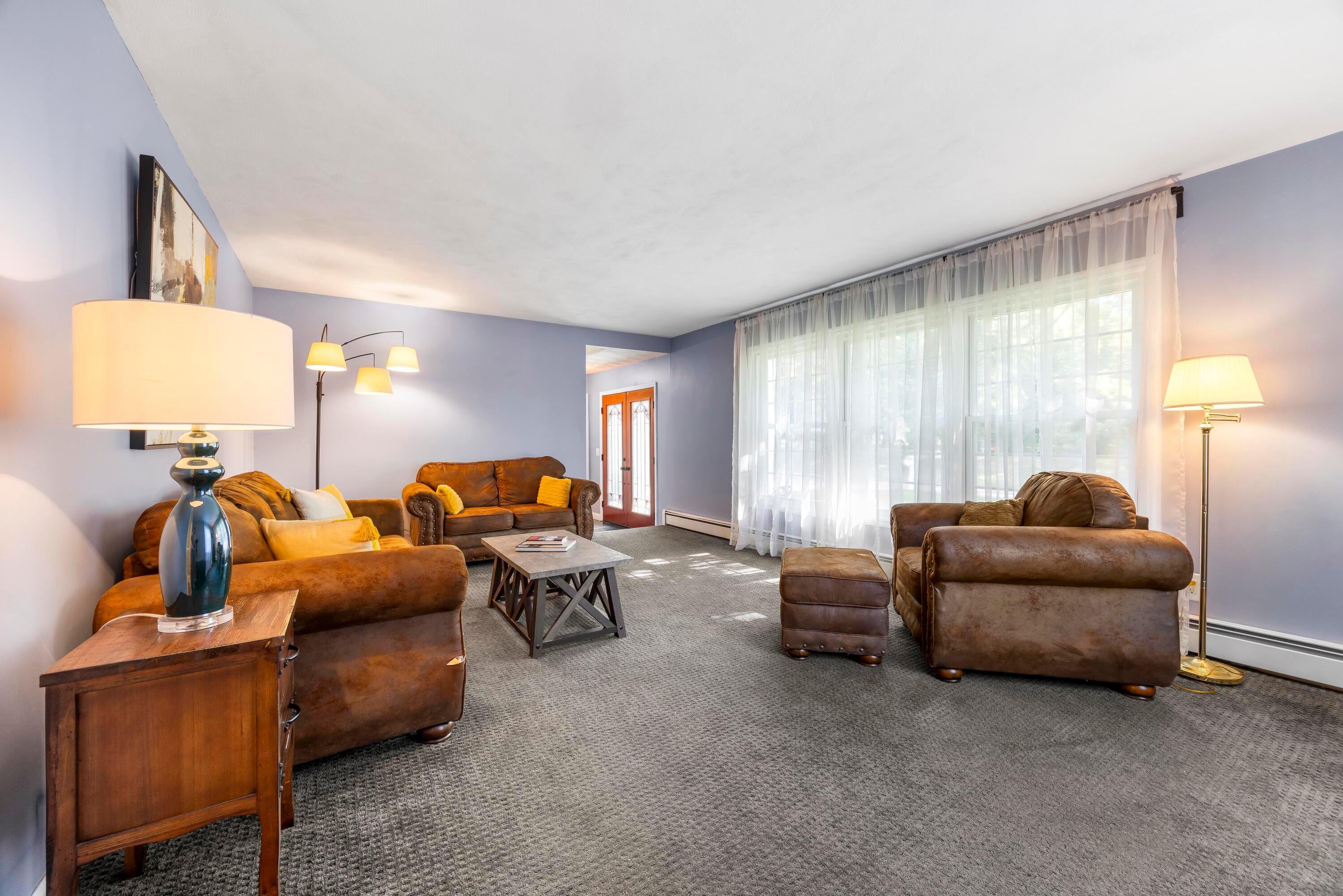 840 Edgehill Place
