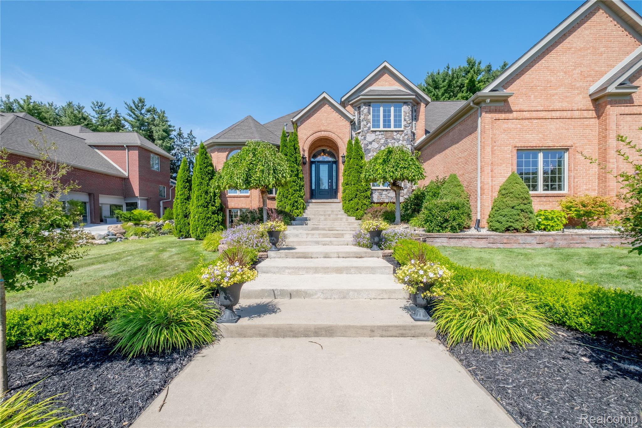 3350 Creekview Drive