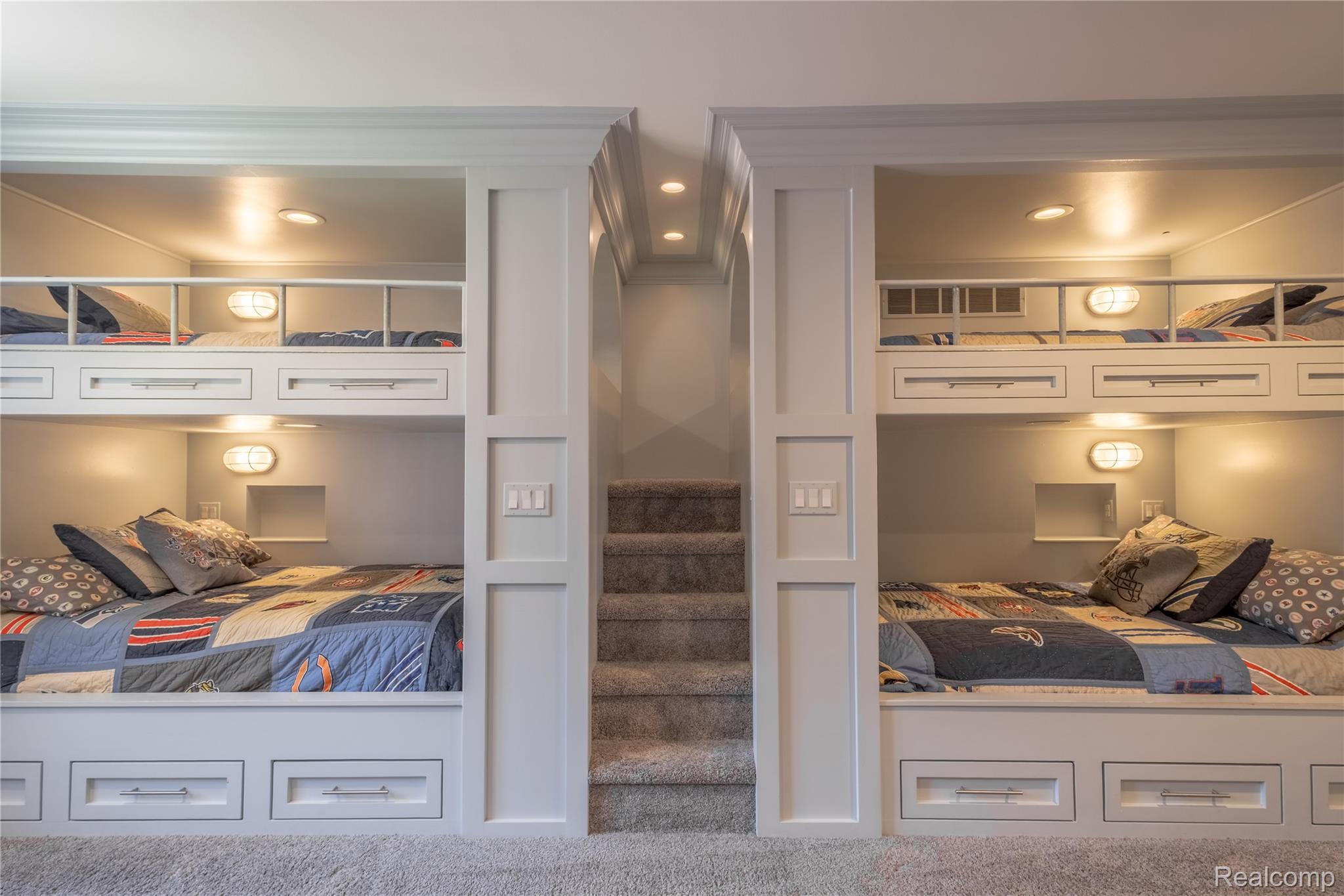 Davison City, Michigan 48423, United States, 4 Bedrooms Bedrooms, ,5 BathroomsBathrooms,Residential,Active,177816