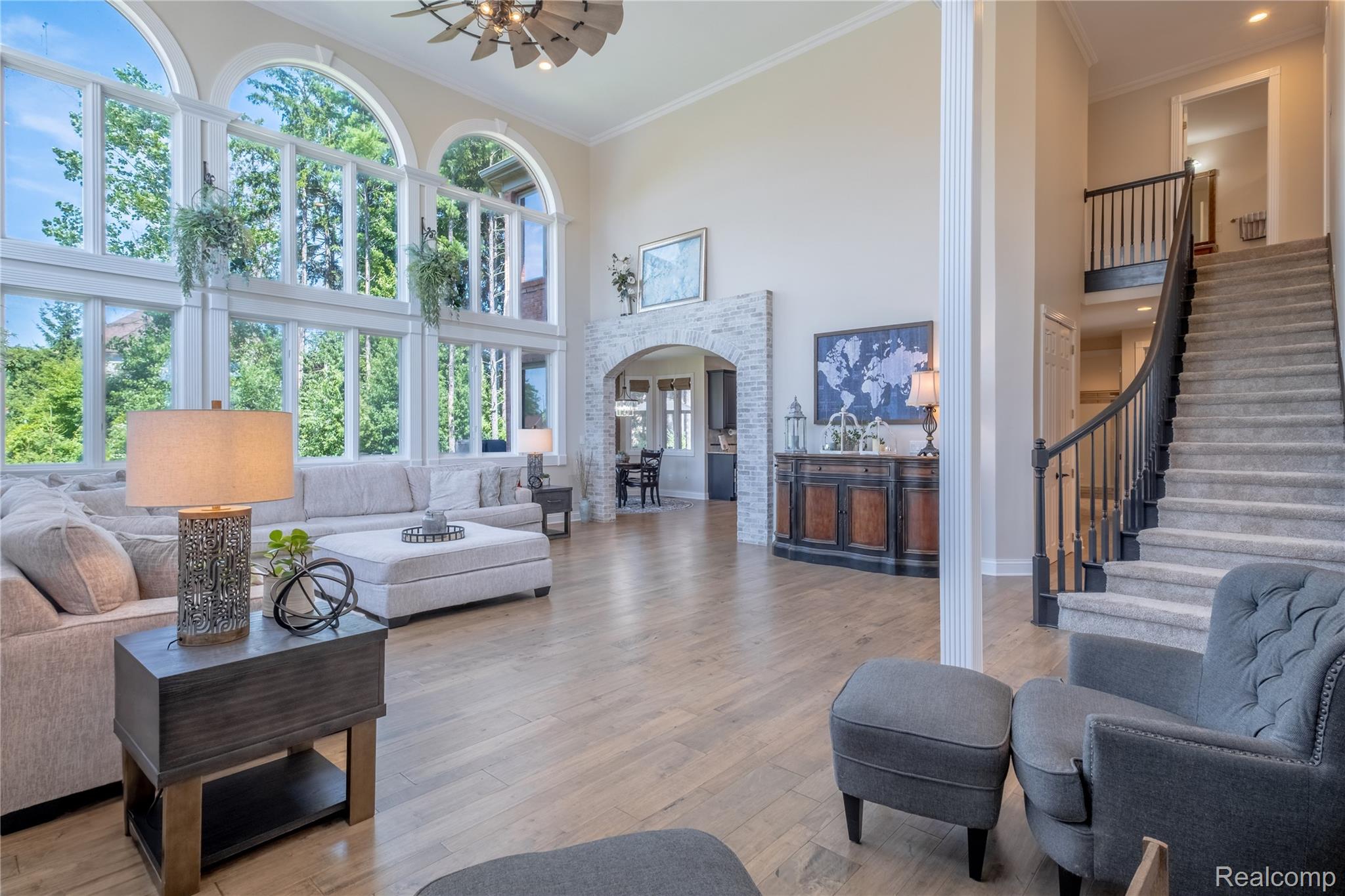3350 Creekview Drive