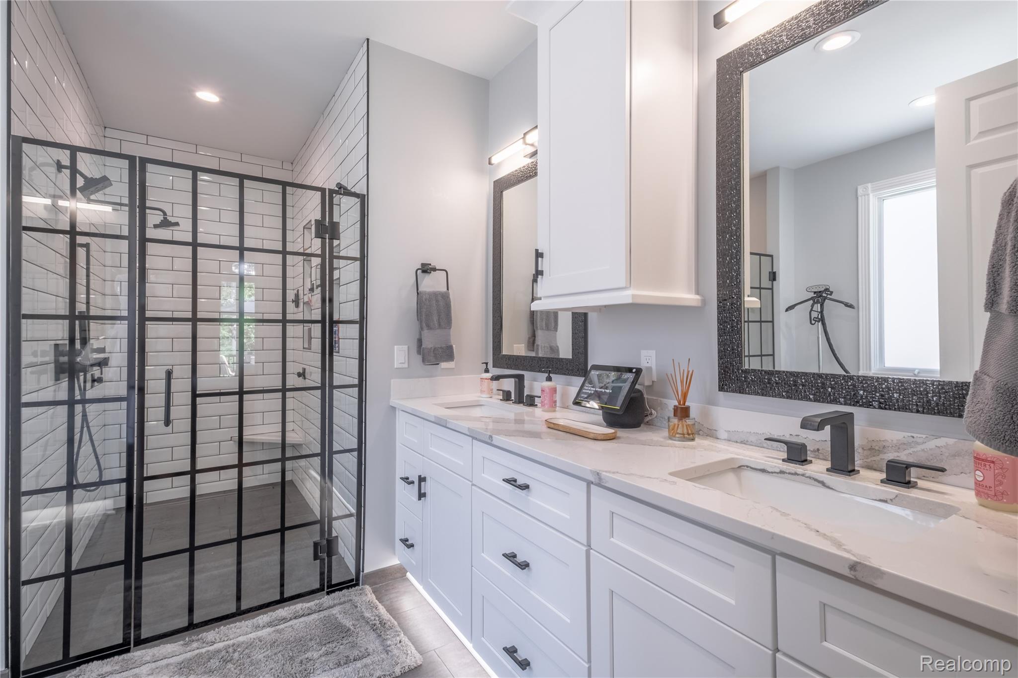 Davison City, Michigan 48423, United States, 4 Bedrooms Bedrooms, ,5 BathroomsBathrooms,Residential,Active,177816