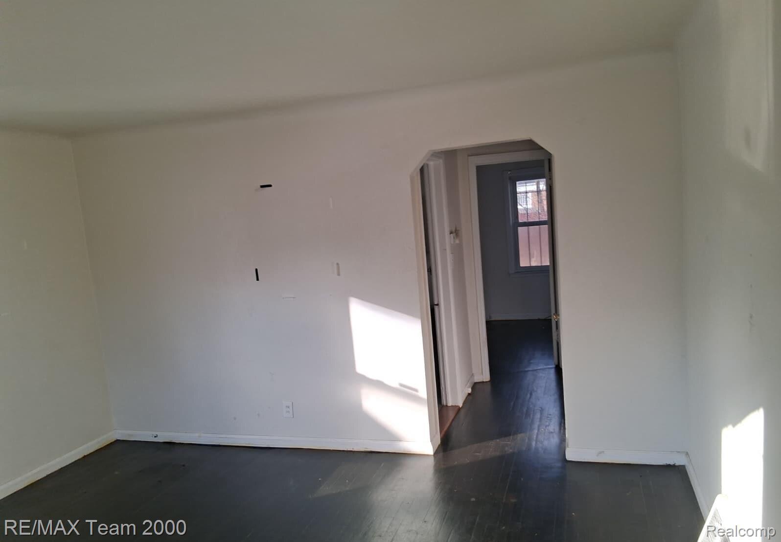 20445 Pinehurst Street