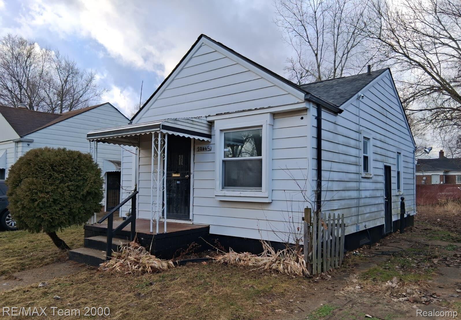 20445 Pinehurst Street