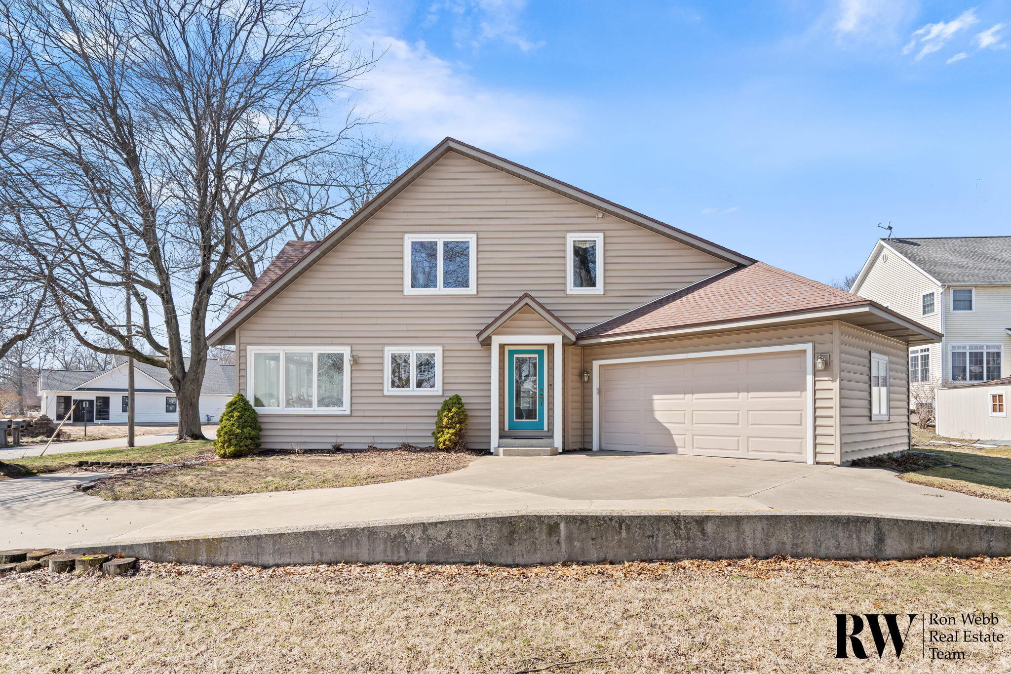 2087 Richardson Avenue