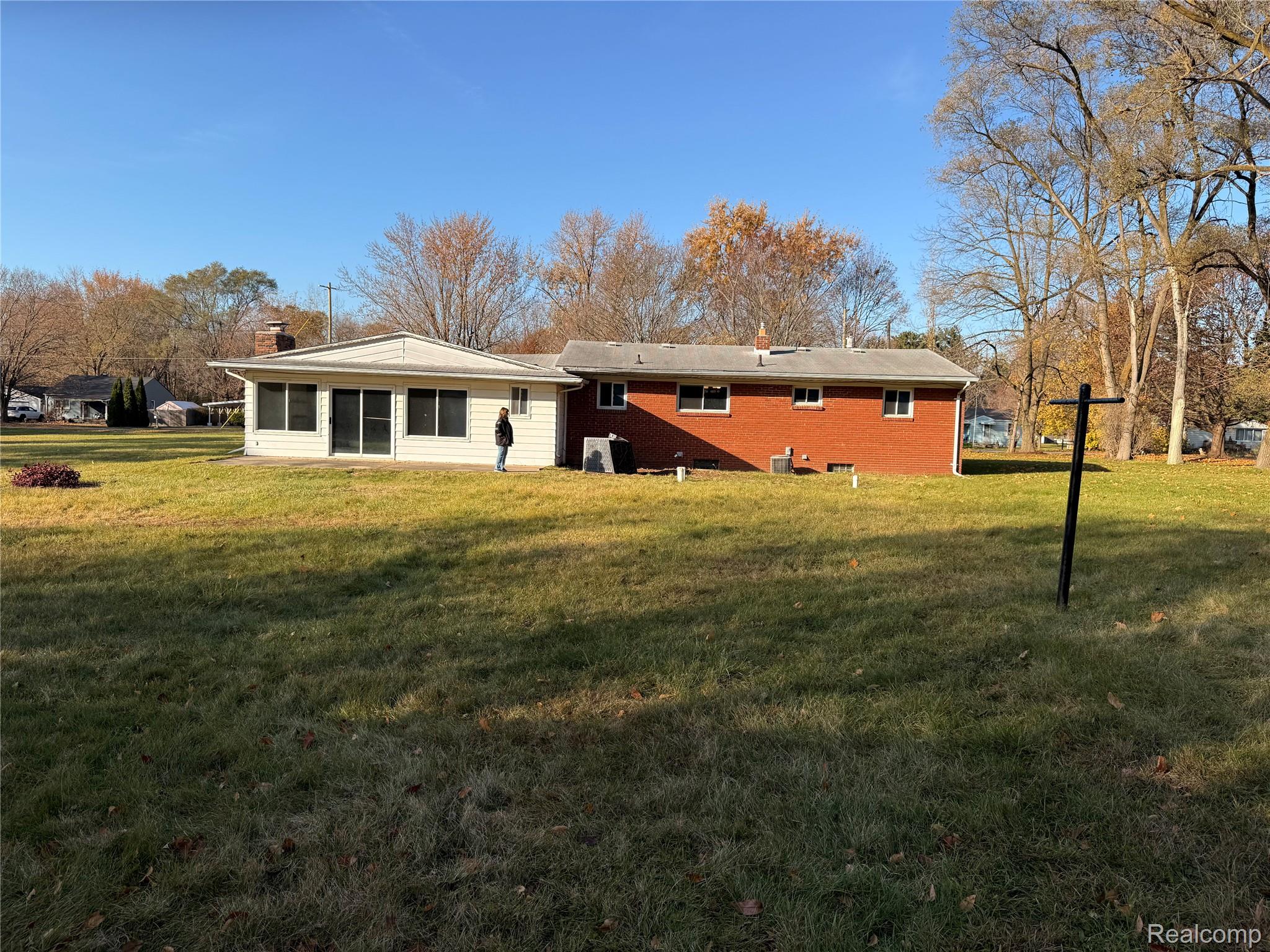 2425 Nerredia Street W