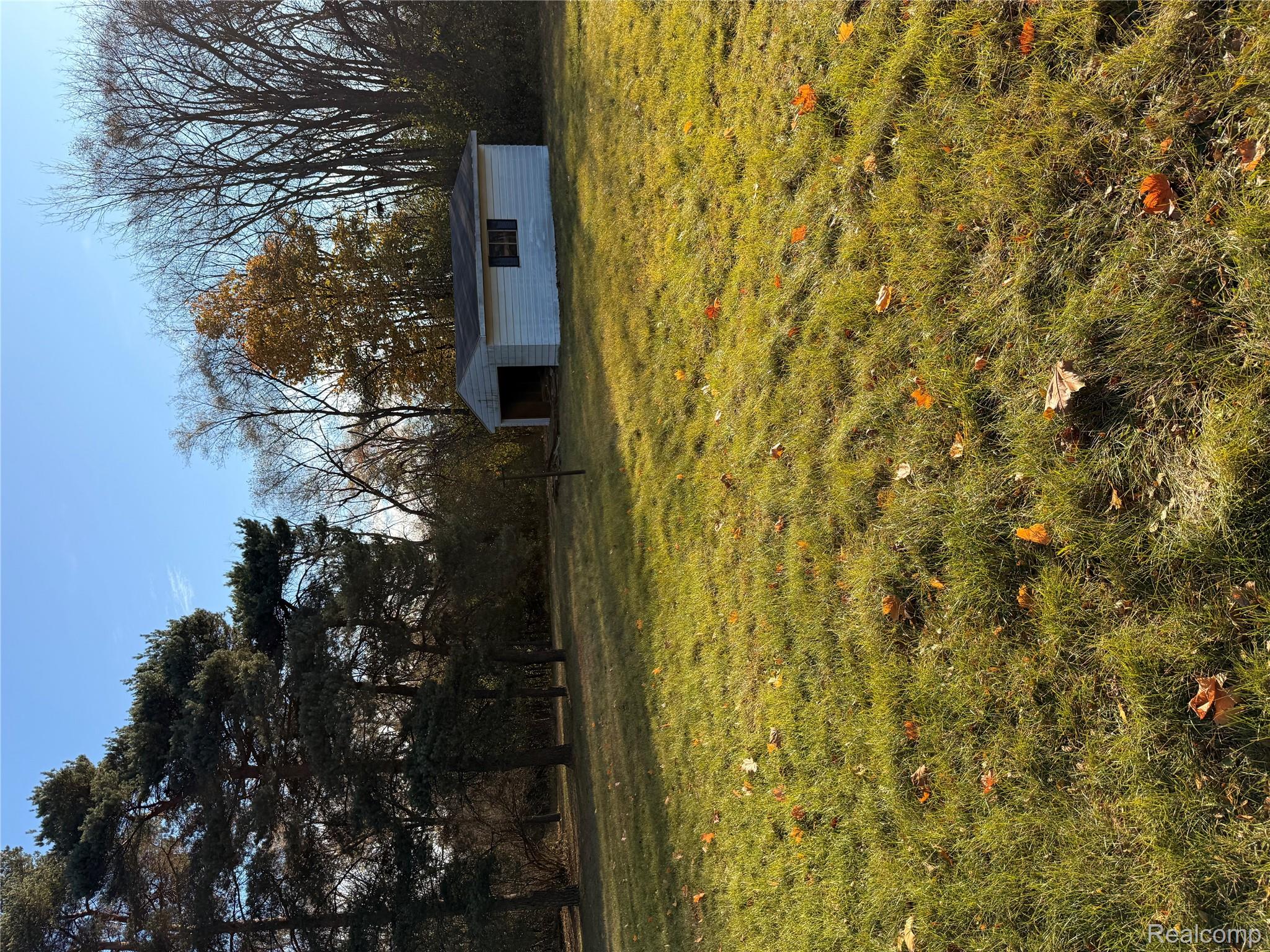 2425 Nerredia Street W