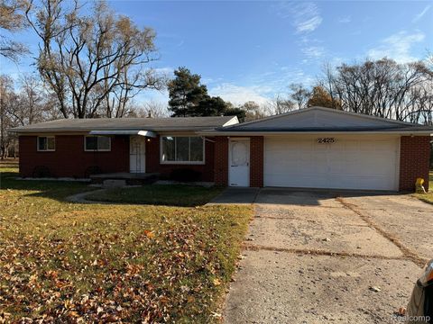 2425 Nerredia Street W Flint Charter Township MI 48532