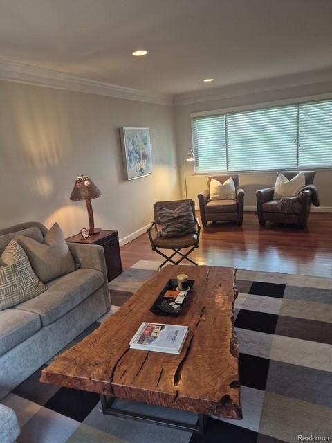 142 E Hickory Grove Road 3