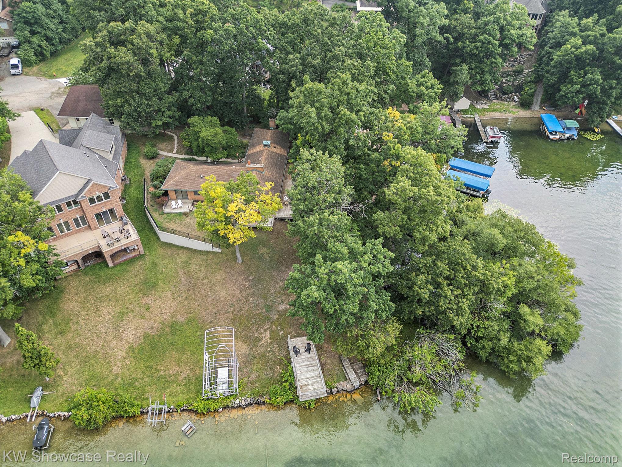 3551 Dorothy Lane