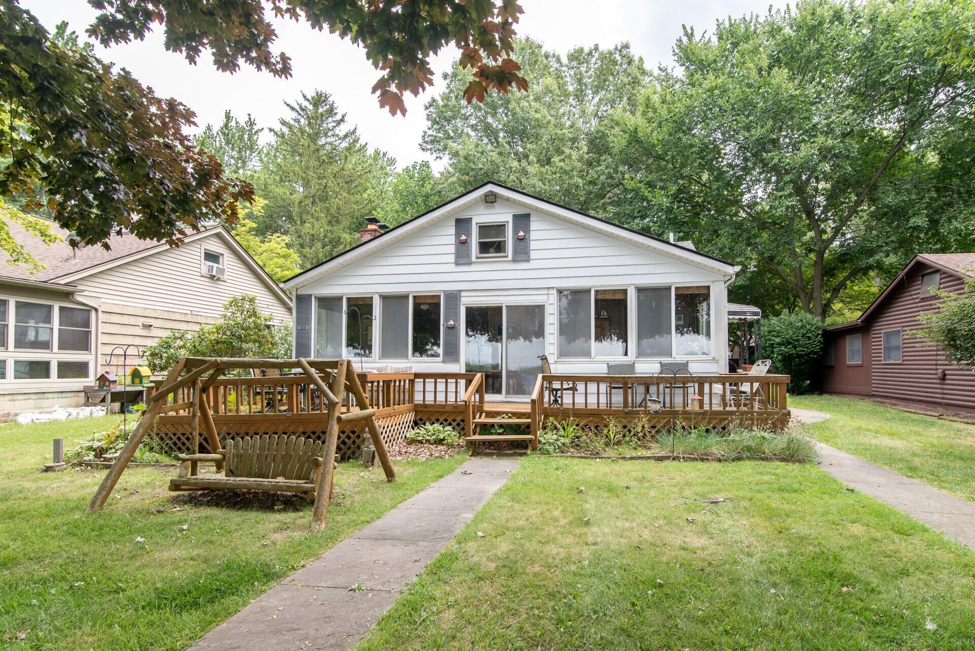 11256 Algonquin Drive