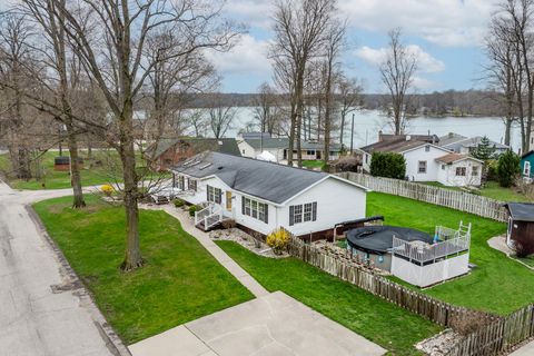 Tiny photo for 5661 Clark Street, Coloma Charter Township, MI 49038 (MLS # 69026013535)