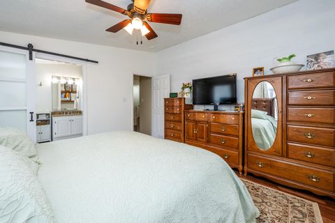 Tiny photo for 5661 Clark Street, Coloma Charter Township, MI 49038 (MLS # 69026013535)