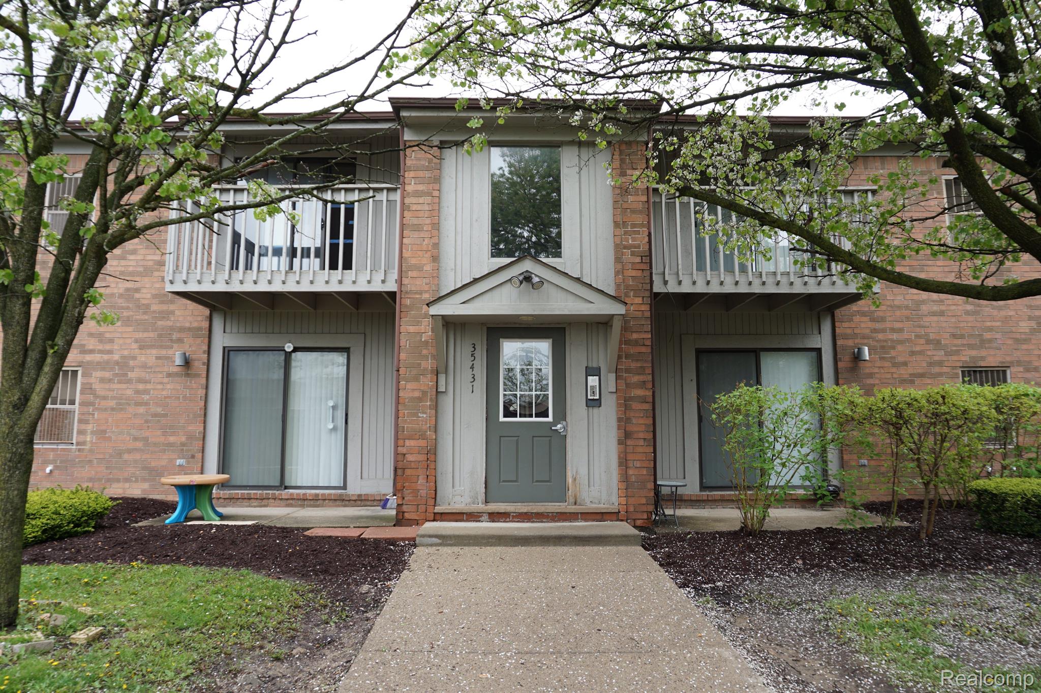 Clinton Charter Township, Michigan 48035, United States, 2 Bedrooms Bedrooms, ,1 BathroomBathrooms,Residential,Active,125932