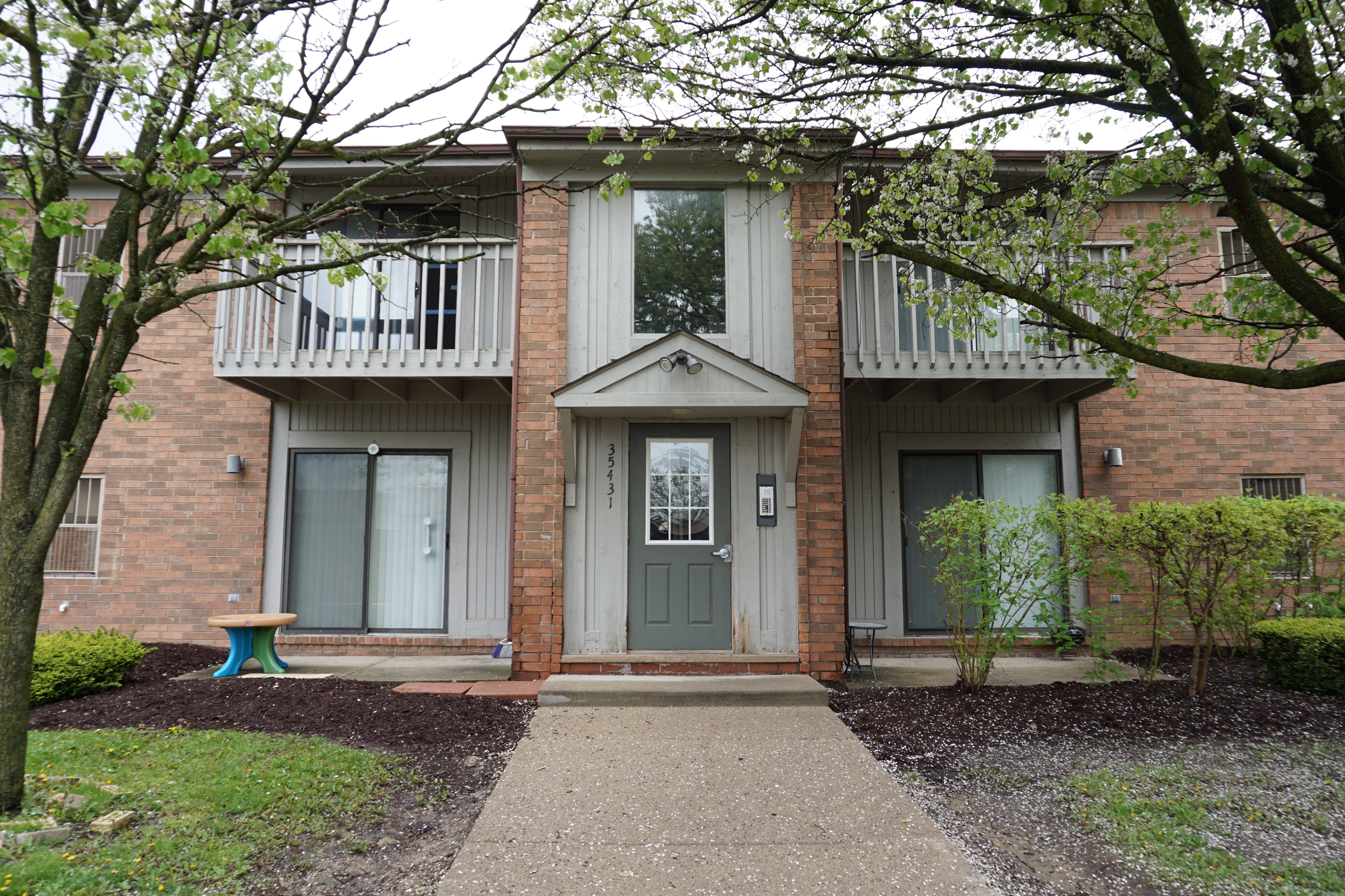 Clinton Charter Township, Michigan 48035, United States, 2 Bedrooms Bedrooms, ,1 BathroomBathrooms,Residential,Active,125932