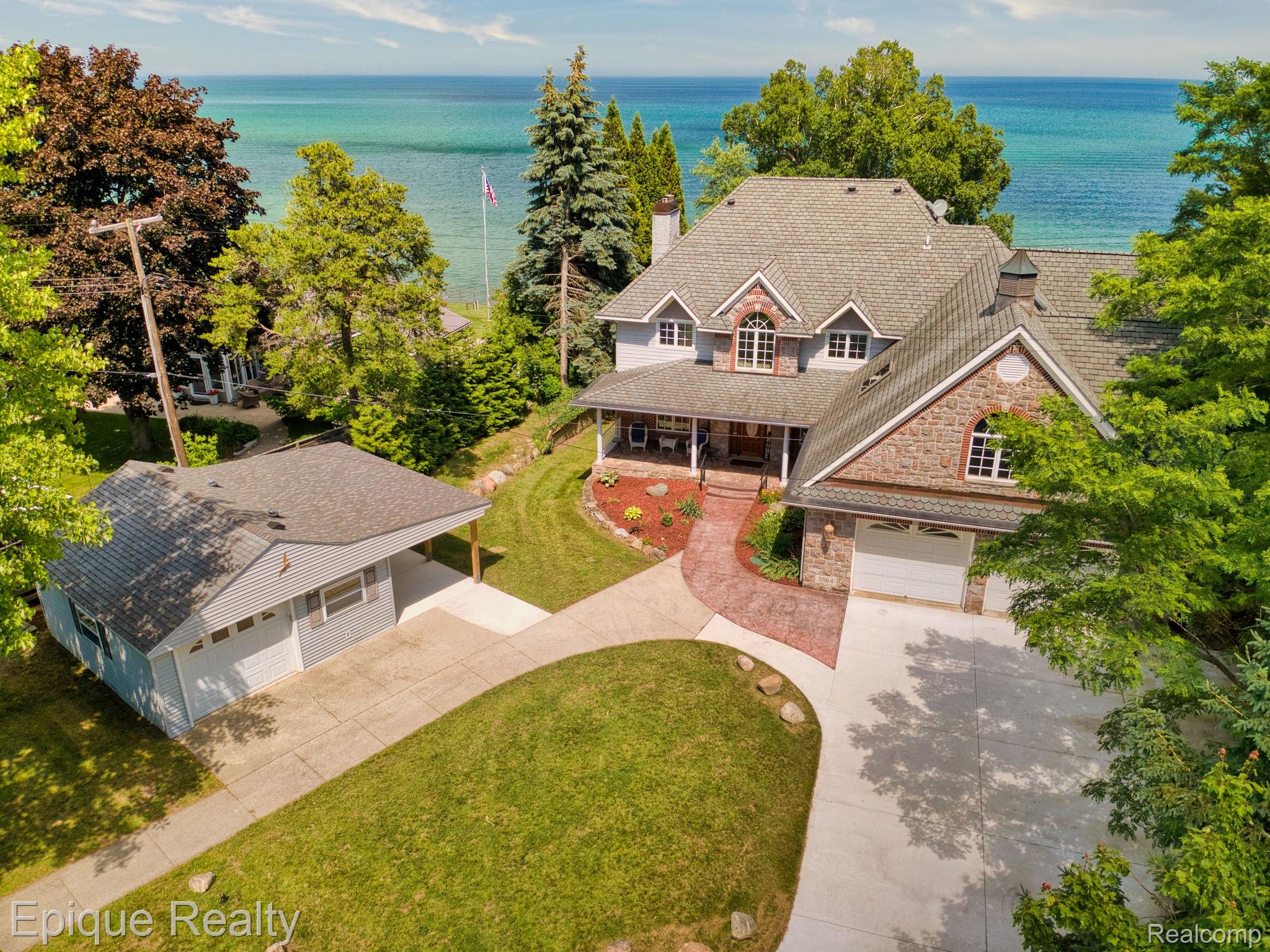 3864 Lakeshore Road