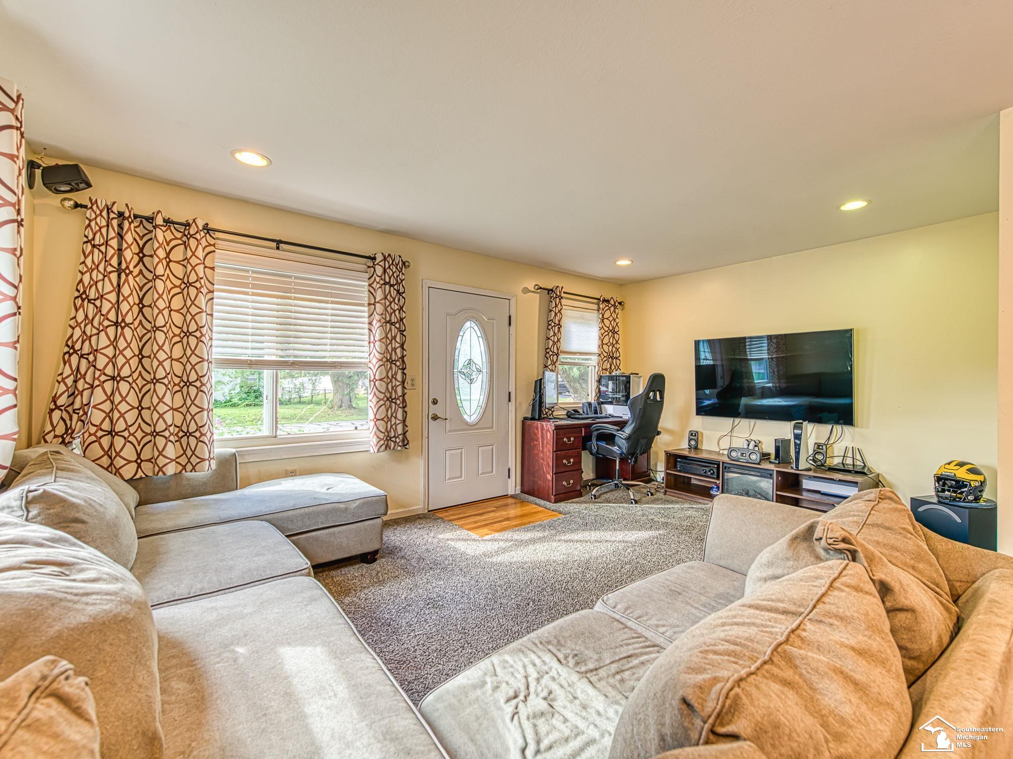 1664 Sunset Boulevard