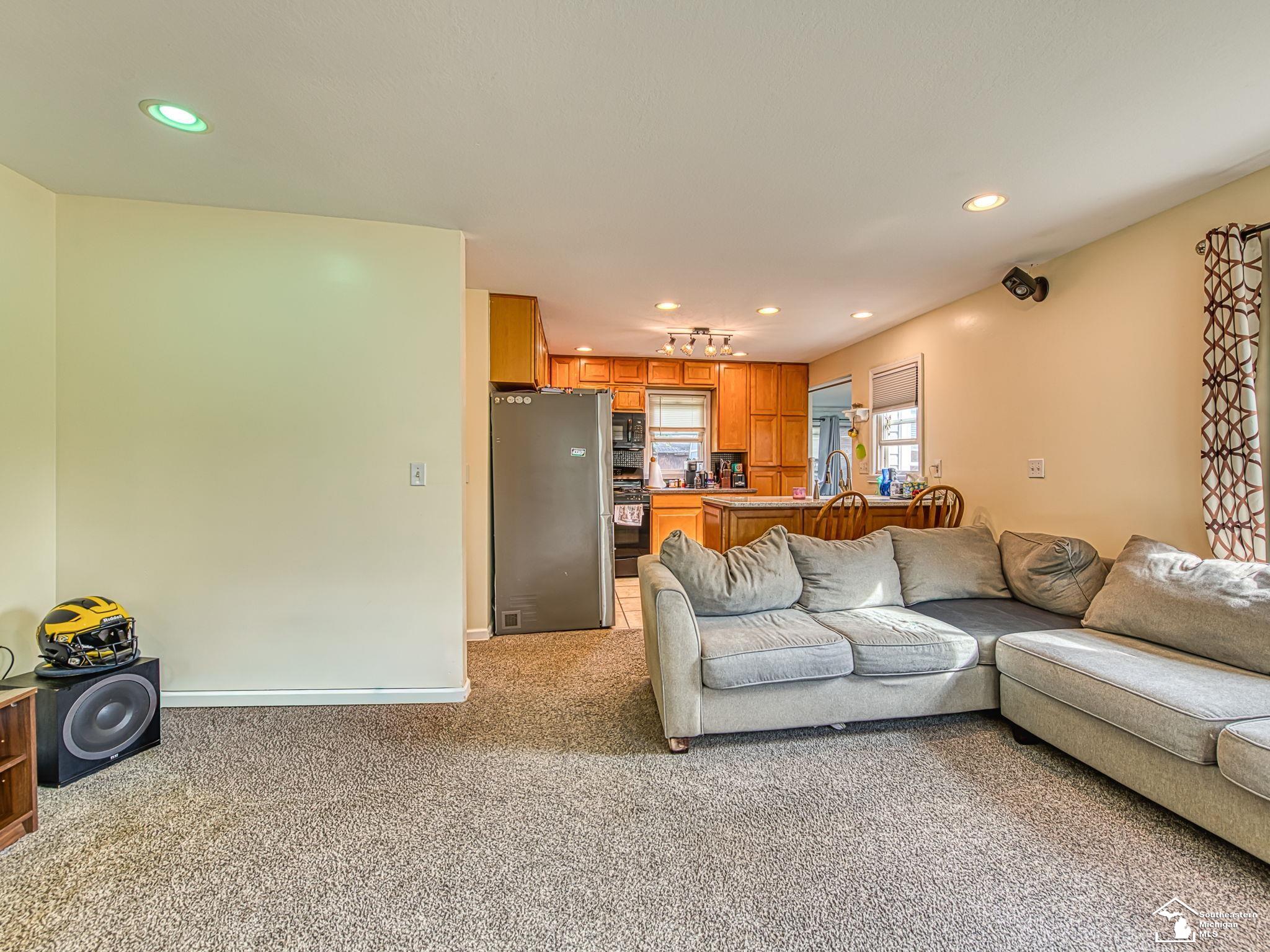 1664 Sunset Boulevard