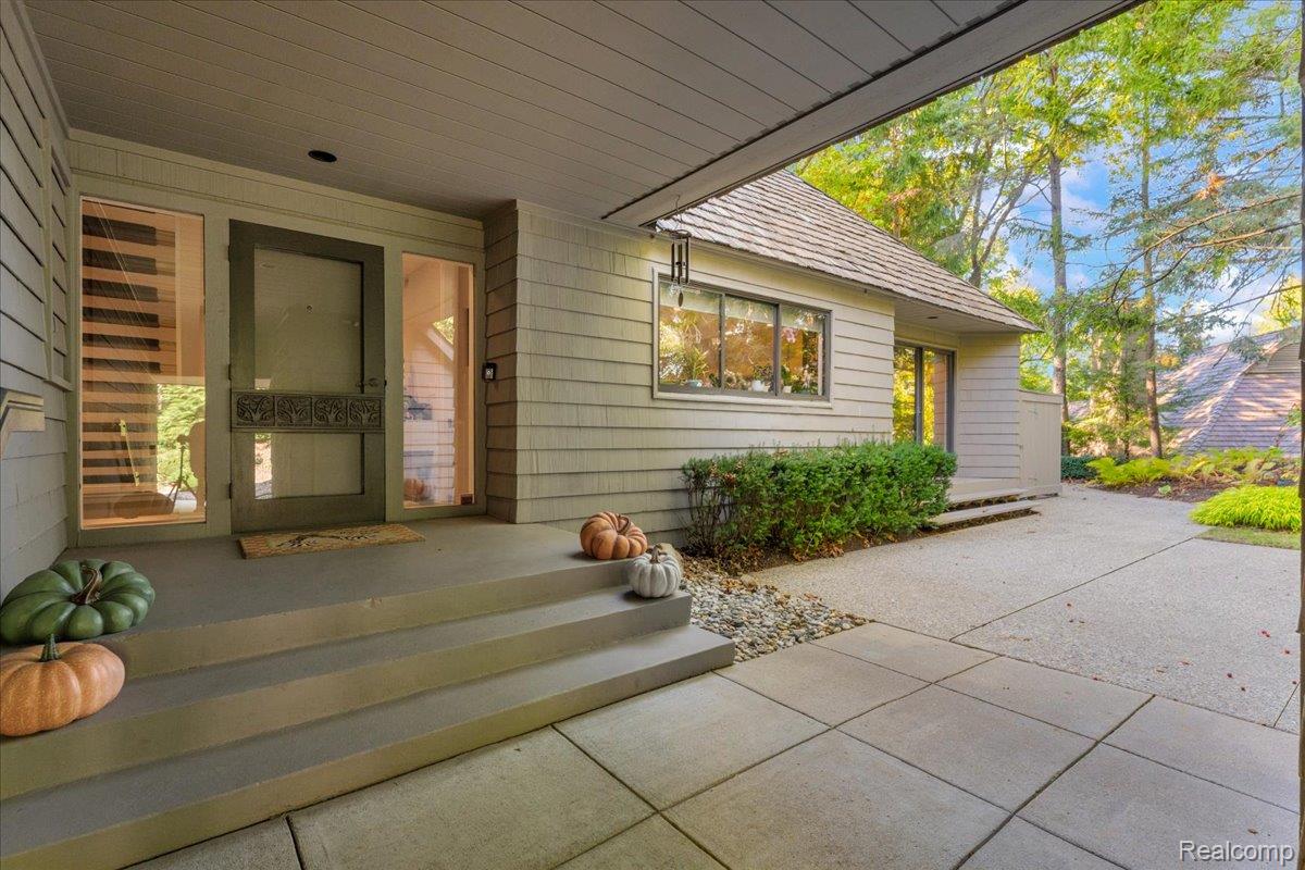 965 BLOOMFIELD WOODS