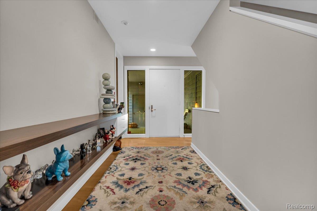 965 BLOOMFIELD WOODS