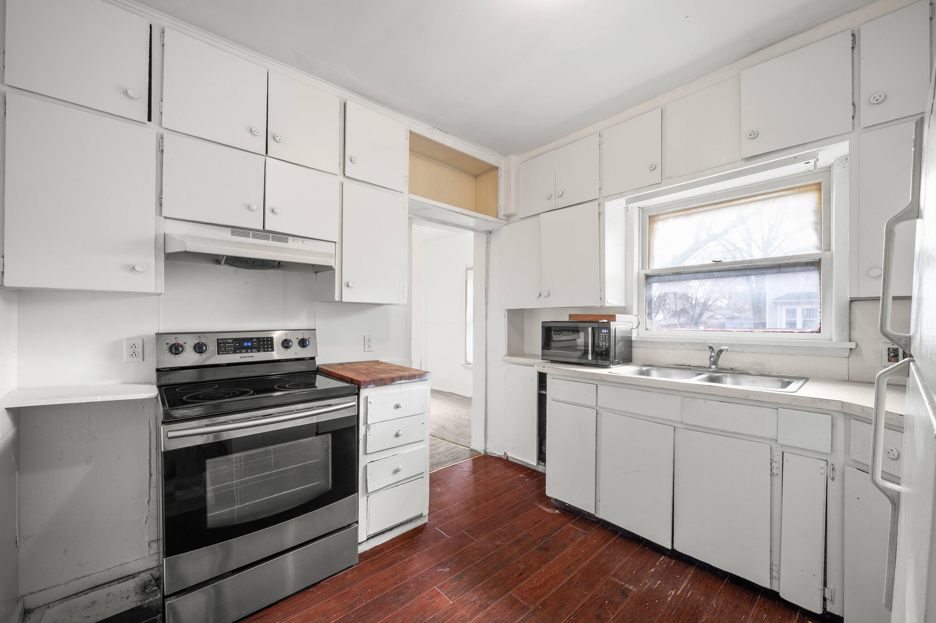 527 Howard St. Street