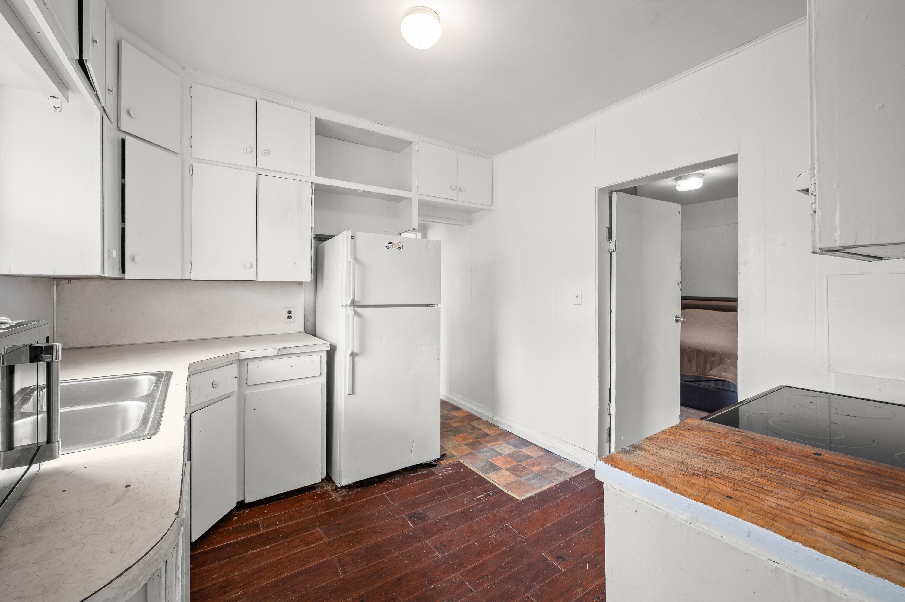 527 Howard St. Street