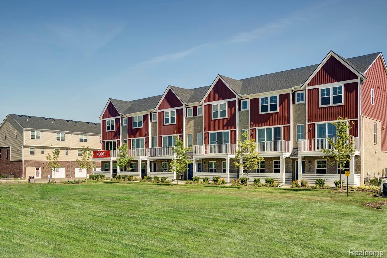 30005 Center Street 12