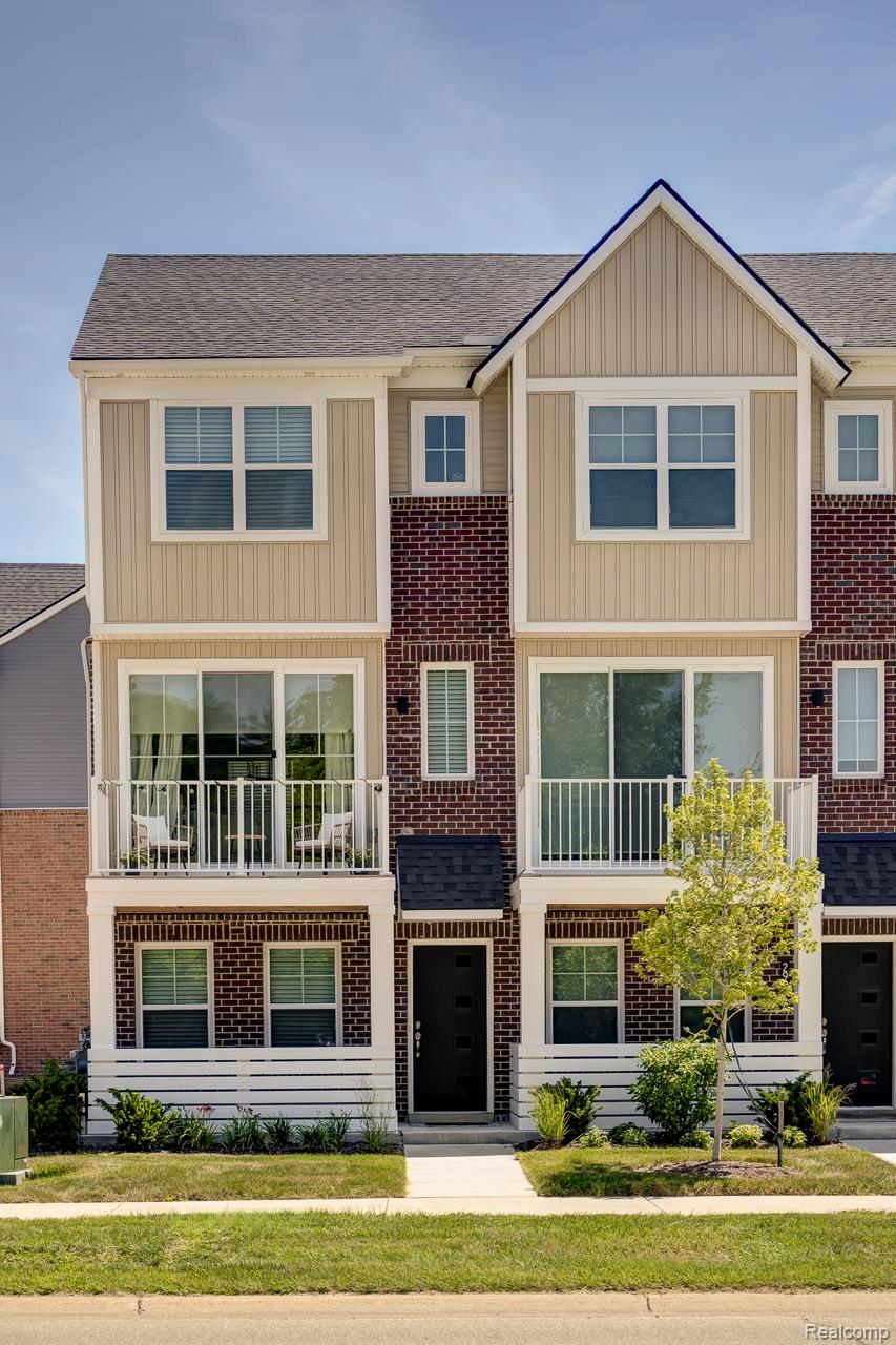 30005 Center Street 12