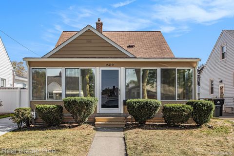 2419 15th Street Wyandotte City MI 48192