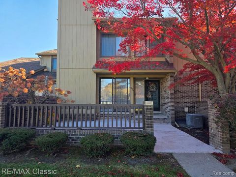 1806 S Hill Boulevard Bloomfield Charter Township MI 48304