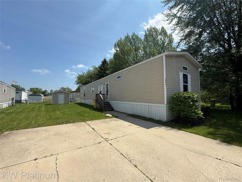 Photo of 29927 Guilford Circle, Chesterfield Township, MI 48051 (MLS # 20261036238)