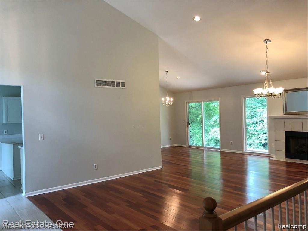 5273 SIMPSON LAKE Road
