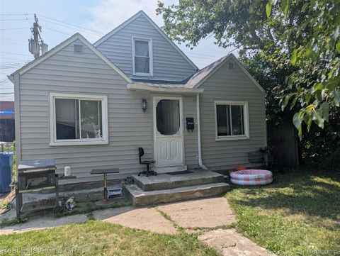 7052 Rivard Avenue Warren City MI 48091