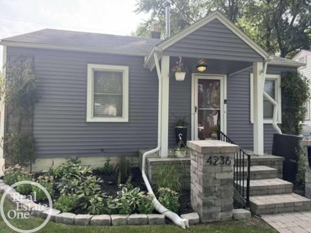 4236 Buckingham Avenue