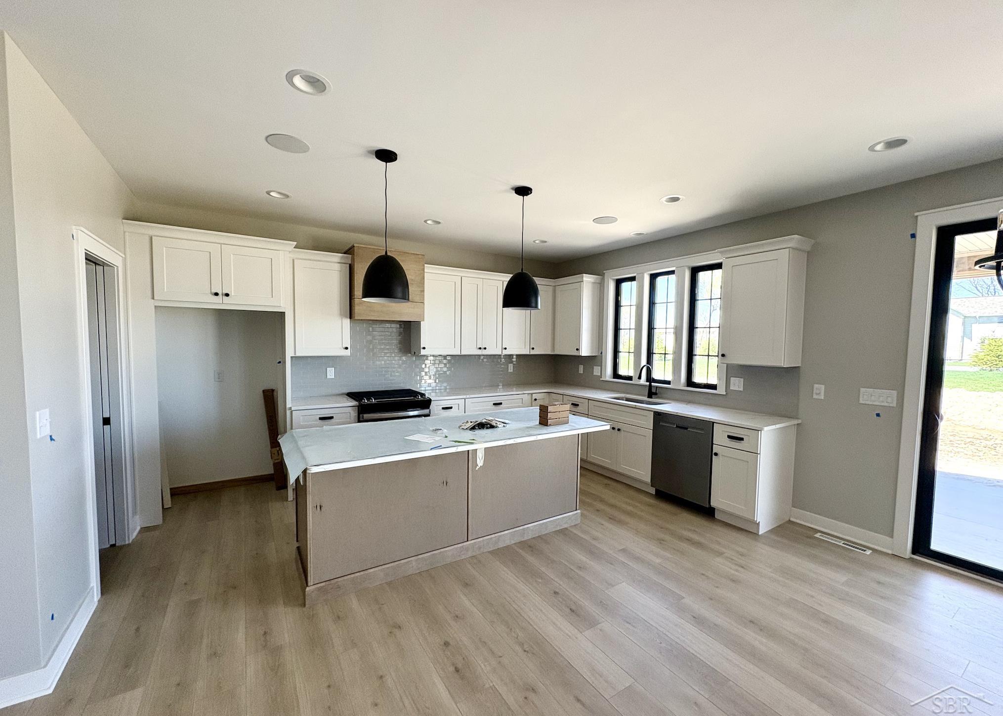 160 Queens Creek Drive